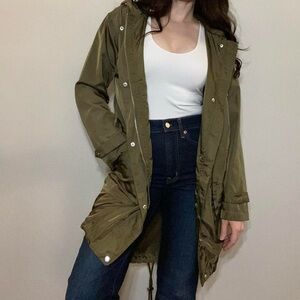 New Look / ASOS satin look green windbreaker parka. Size 4 / small.
